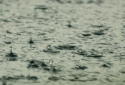 梦到下大雨到处都是水